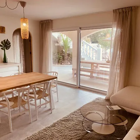 Sea View 3 Bedroom In A Luxury Apartment